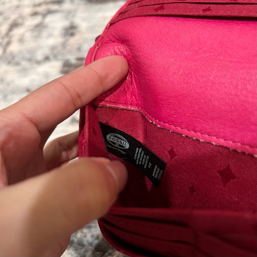 Fossil Pink Explorer Women's Wallet - Picture 7 of 10